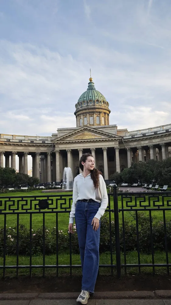 Начнем возле Казанского собора