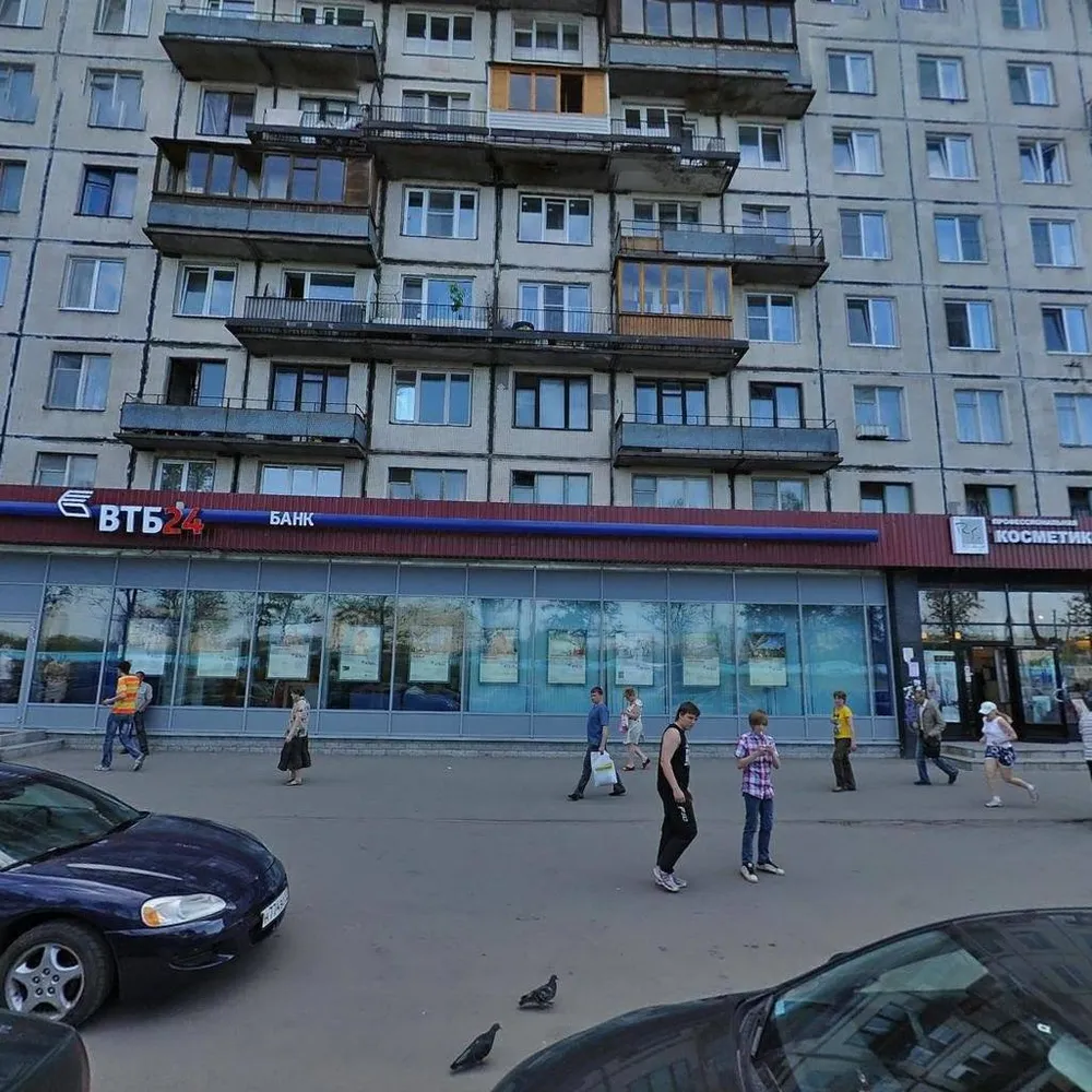 Станция метро «Улица Дыбенко»