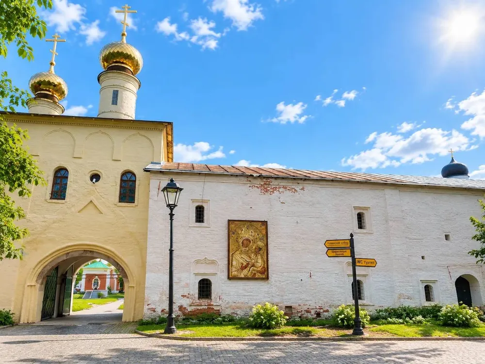 Тихвинский Введенский монастырь