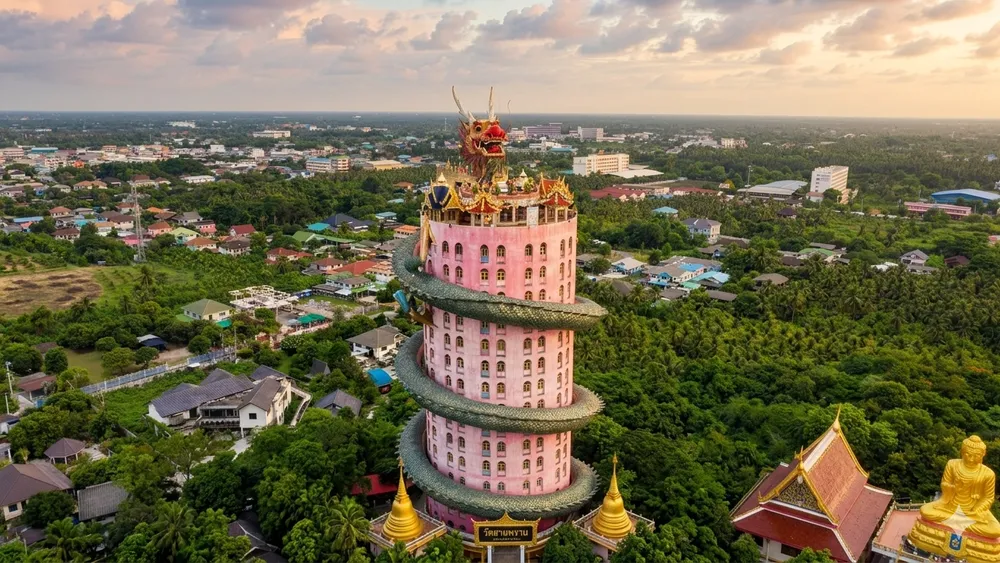 Храм Wat Samphran