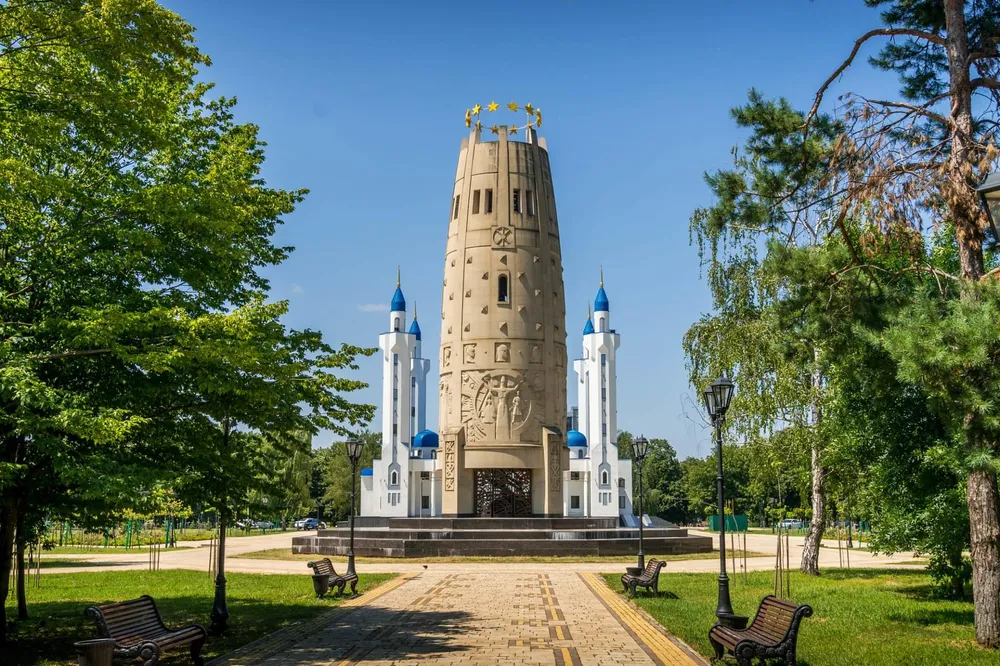Экскурсия Удивительный Майкоп + отдых в термальном комплексе «Акватоника»