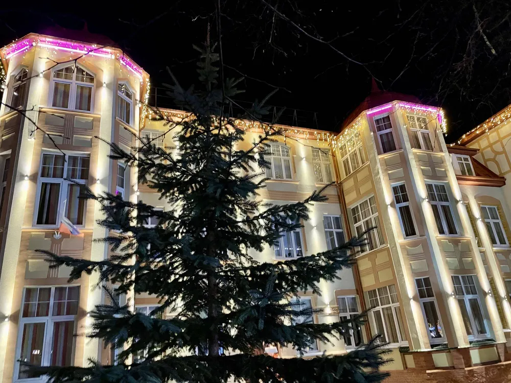 Дом Баста и пансионат Цаморы